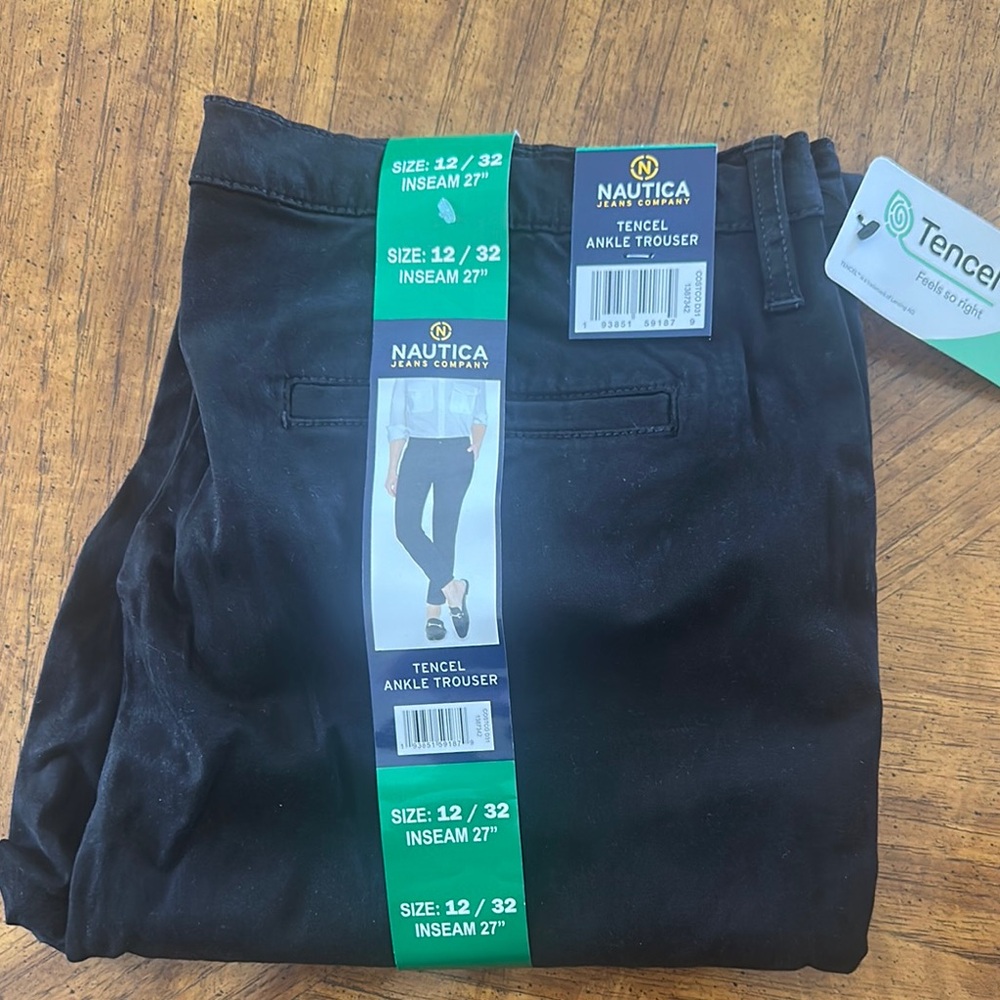 Nautica women’s Black Ankle Trousers